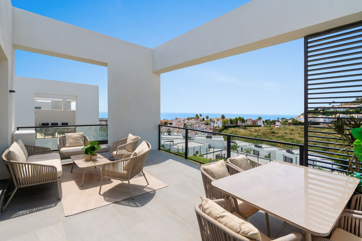 FOR SALE 🏡 New Three-Bedroom Semi-Detached Villa with Sea Views and Garden – Riviera del Sol, Mijas Costa 🇪🇸