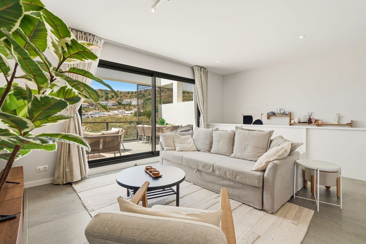 FOR SALE 🏡 New Three-Bedroom Semi-Detached Villa with Sea Views and Garden – Riviera del Sol, Mijas Costa 🇪🇸