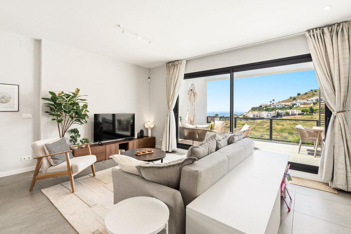 FOR SALE 🏡 New Three-Bedroom Semi-Detached Villa with Sea Views and Garden – Riviera del Sol, Mijas Costa 🇪🇸