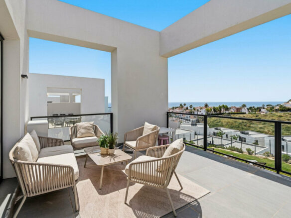 FOR SALE 🏡 New Three-Bedroom Semi-Detached Villa with Sea Views and Garden – Riviera del Sol, Mijas Costa 🇪🇸