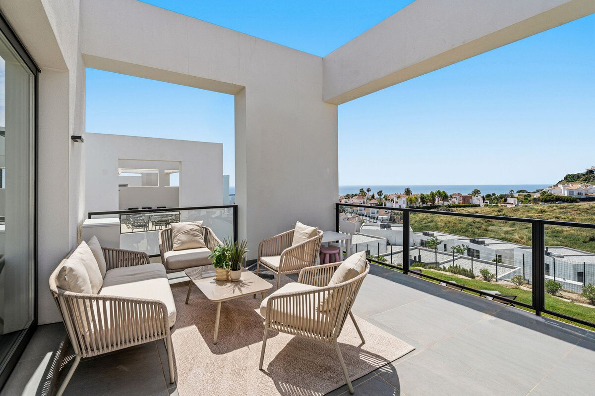 FOR SALE 🏡 New Three-Bedroom Semi-Detached Villa with Sea Views and Garden – Riviera del Sol, Mijas Costa 🇪🇸