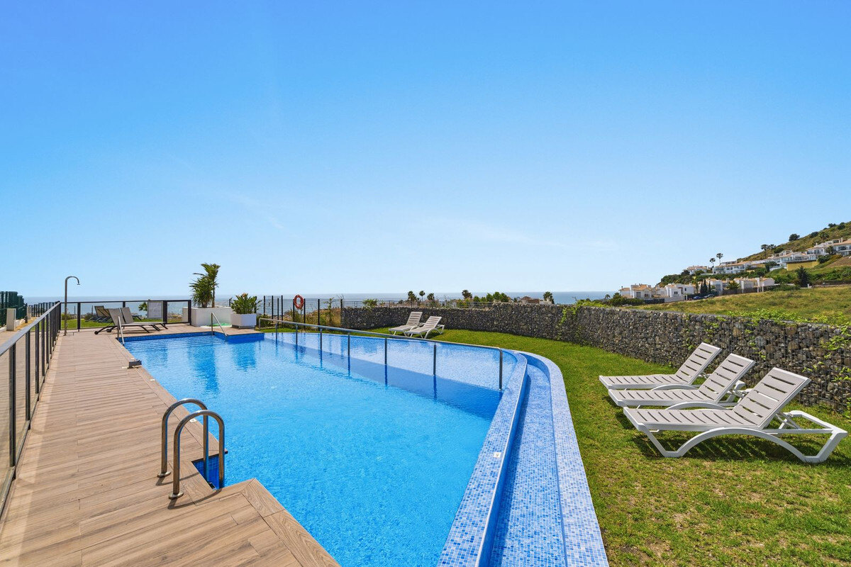 FOR SALE 🏡 New Three-Bedroom Semi-Detached Villa with Sea Views and Garden – Riviera del Sol, Mijas Costa 🇪🇸