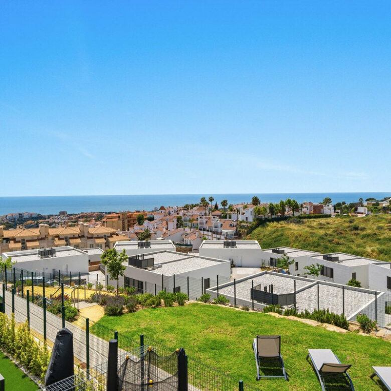 FOR SALE 🏡 New Three-Bedroom Semi-Detached Villa with Sea Views and Garden – Riviera del Sol, Mijas Costa 🇪🇸