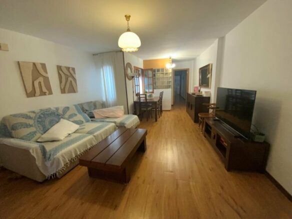 FOR SALE 🏡 Seven-Bedroom Townhouse with Two Entrances and Solarium near the Promenade – Old Town, Marbella 🇪🇸