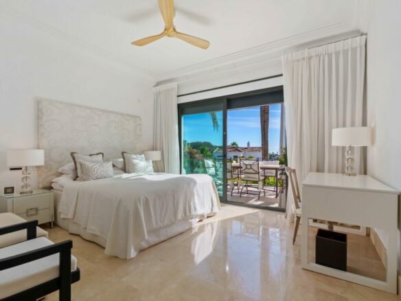 FOR SALE 🏡 Elevated Single-Level Villa with Sea Views, Mature Garden and Pool Pavilion – Haza del Conde, Nueva Andalucía 🇪🇸