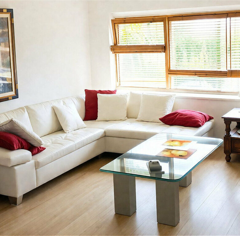 FOR SALE 🏡 Single-Level Five-Bedroom Villa to Refurbish on a 2,245 m² Plot with La Concha Views – Los Naranjos, Nueva Andalucía, Marbella 🇪🇸