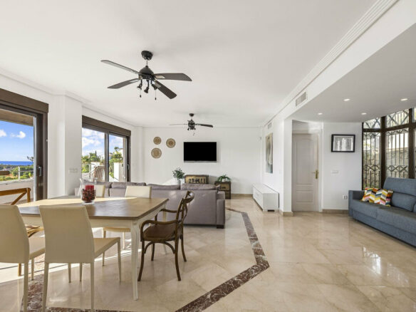 FOR SALE 🏡 Six-Bedroom Mediterranean Villa with Panoramic Sea Views on a 1,020 m² Plot – Los Arqueros, Benahavís 🇪🇸