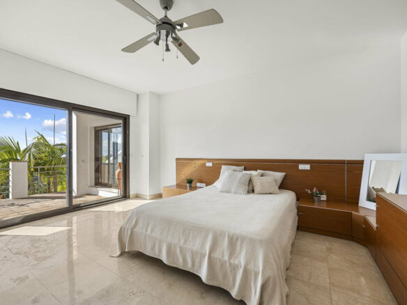 FOR SALE 🏡 Six-Bedroom Mediterranean Villa with Panoramic Sea Views on a 1,020 m² Plot – Los Arqueros, Benahavís 🇪🇸