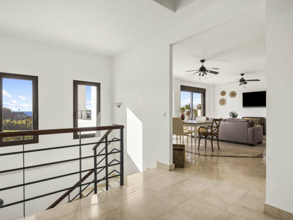 FOR SALE 🏡 Six-Bedroom Mediterranean Villa with Panoramic Sea Views on a 1,020 m² Plot – Los Arqueros, Benahavís 🇪🇸