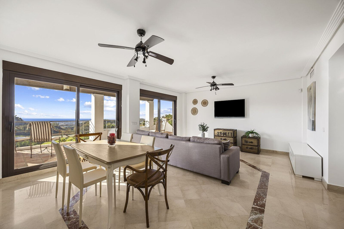 FOR SALE 🏡 Six-Bedroom Mediterranean Villa with Panoramic Sea Views on a 1,020 m² Plot – Los Arqueros, Benahavís 🇪🇸