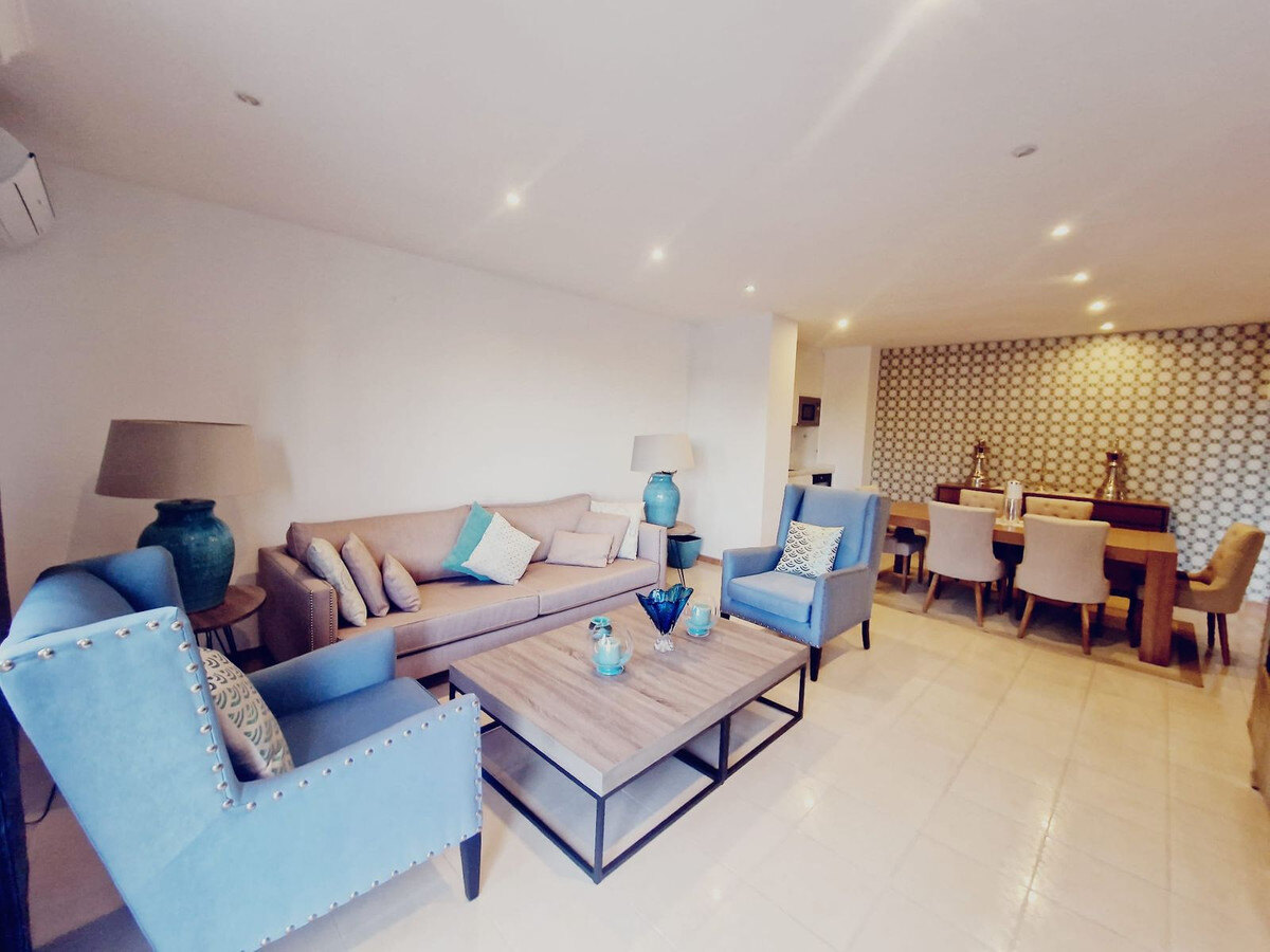 FOR SALE 🏡 Six-Bedroom Villa to Renovate on a 2,000 m² Plot with Golf and Sea Views – El Paraíso, Benahavís 🇪🇸