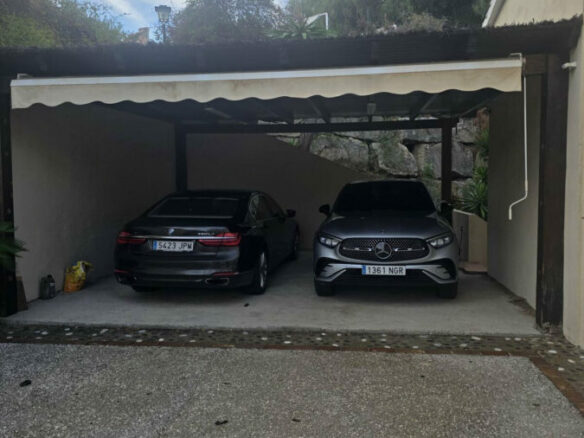 FOR SALE 🏡 Six-Bedroom Villa to Renovate on a 2,000 m² Plot with Golf and Sea Views – El Paraíso, Benahavís 🇪🇸