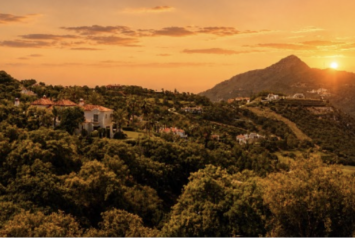 FOR SALE 🌟 Exclusive Development Plot with Fully Licensed Luxury Villa Project – La Zagaleta  🇪🇸