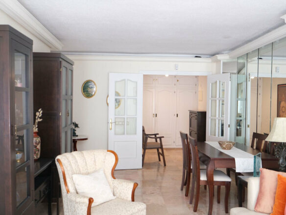 FOR SALE 🏡 Three-Bedroom Apartment with Sea Views from Every Bedroom, Steps from the Promenade – Marbella Centre 🇪🇸