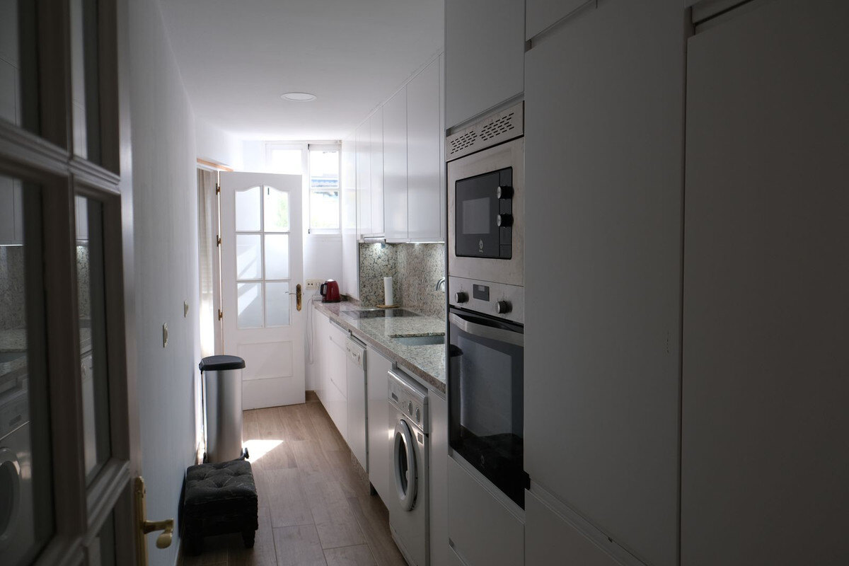 FOR SALE 🏡 Three-Bedroom Apartment with Sea Views from Every Bedroom, Steps from the Promenade – Marbella Centre 🇪🇸