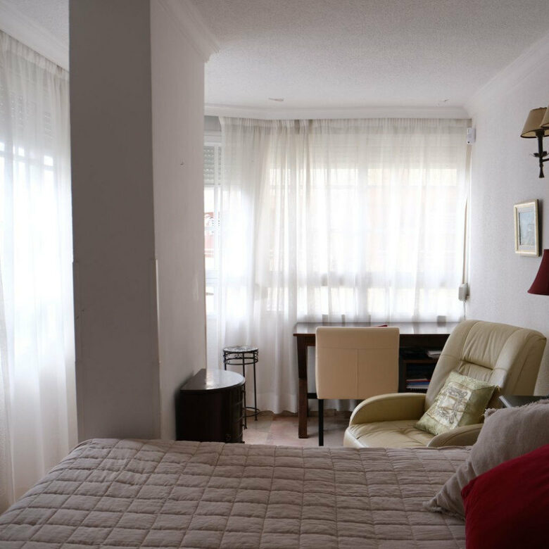FOR SALE 🏡 Three-Bedroom Apartment with Sea Views from Every Bedroom, Steps from the Promenade – Marbella Centre 🇪🇸