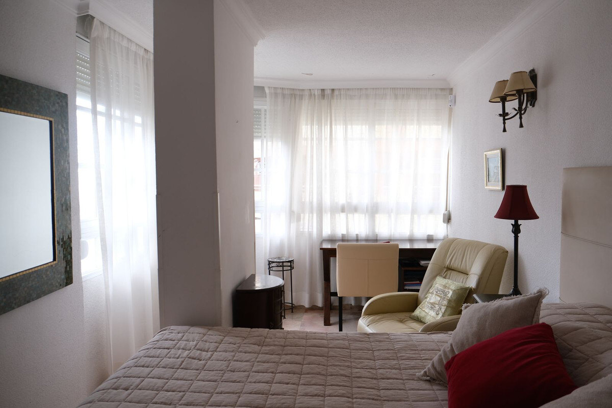 FOR SALE 🏡 Three-Bedroom Apartment with Sea Views from Every Bedroom, Steps from the Promenade – Marbella Centre 🇪🇸
