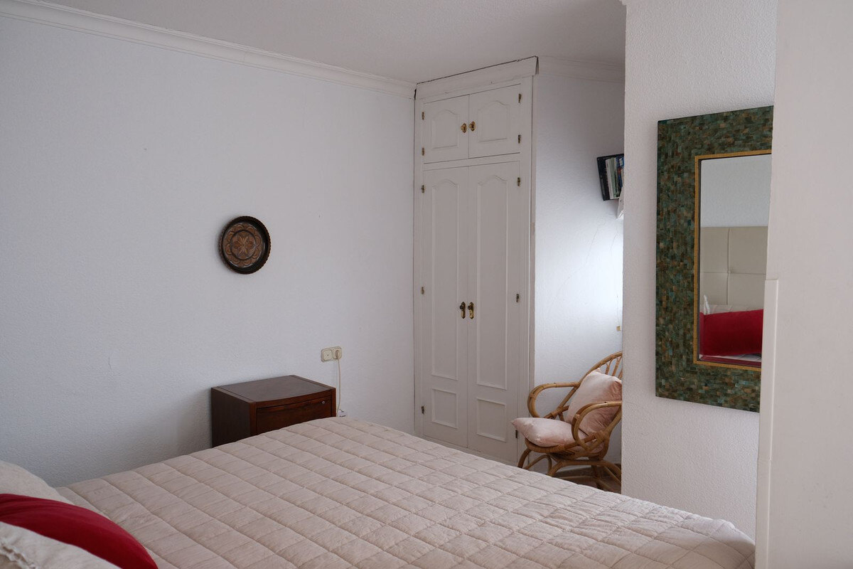 FOR SALE 🏡 Three-Bedroom Apartment with Sea Views from Every Bedroom, Steps from the Promenade – Marbella Centre 🇪🇸