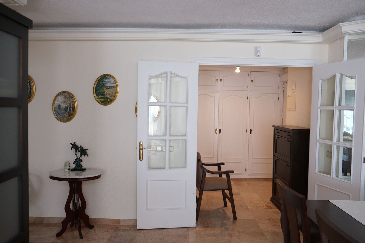 FOR SALE 🏡 Three-Bedroom Apartment with Sea Views from Every Bedroom, Steps from the Promenade – Marbella Centre 🇪🇸
