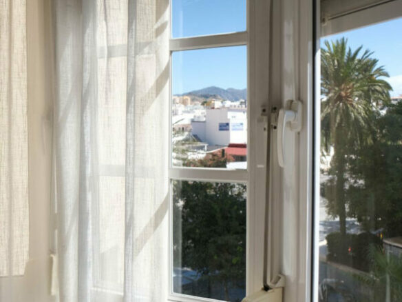 FOR SALE 🏡 Three-Bedroom Apartment with Sea Views from Every Bedroom, Steps from the Promenade – Marbella Centre 🇪🇸