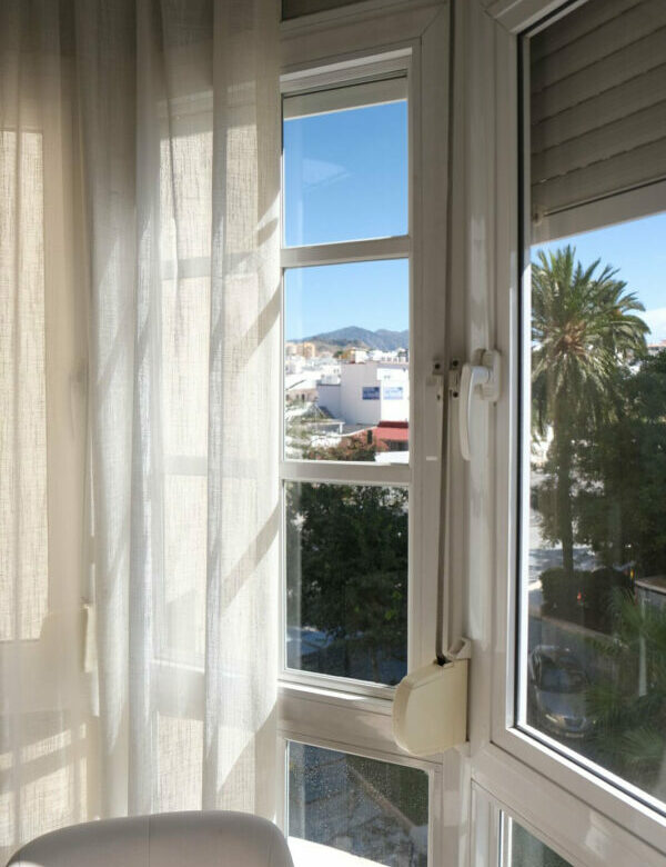 FOR SALE 🏡 Three-Bedroom Apartment with Sea Views from Every Bedroom, Steps from the Promenade – Marbella Centre 🇪🇸