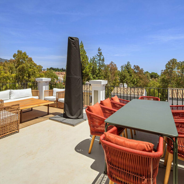 FOR SALE 🏡 Beachside Three-Bedroom Townhouse with Sea View Terraces – Golden Mile, Marbella 🇪🇸