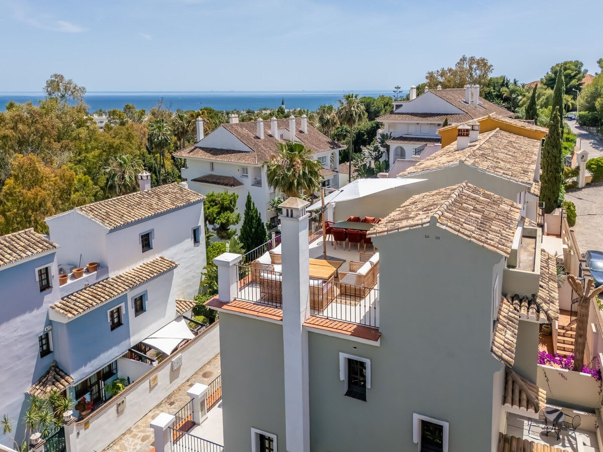 FOR SALE 🏡 Beachside Three-Bedroom Townhouse with Sea View Terraces – Golden Mile, Marbella 🇪🇸