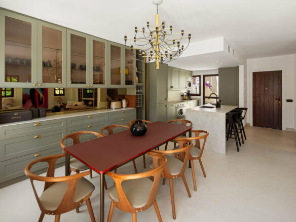 FOR SALE 🏡 Beachside Three-Bedroom Townhouse with Sea View Terraces – Golden Mile, Marbella 🇪🇸