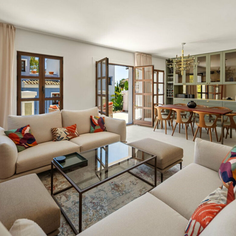 FOR SALE 🏡 Beachside Three-Bedroom Townhouse with Sea View Terraces – Golden Mile, Marbella 🇪🇸