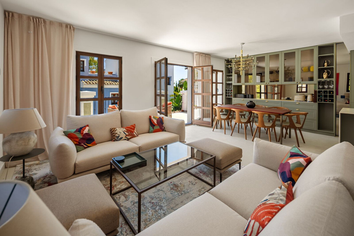 FOR SALE 🏡 Beachside Three-Bedroom Townhouse with Sea View Terraces – Golden Mile, Marbella 🇪🇸