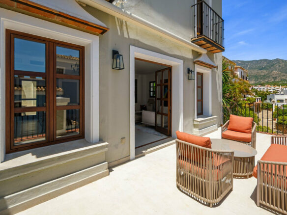 FOR SALE 🏡 Beachside Three-Bedroom Townhouse with Sea View Terraces – Golden Mile, Marbella 🇪🇸