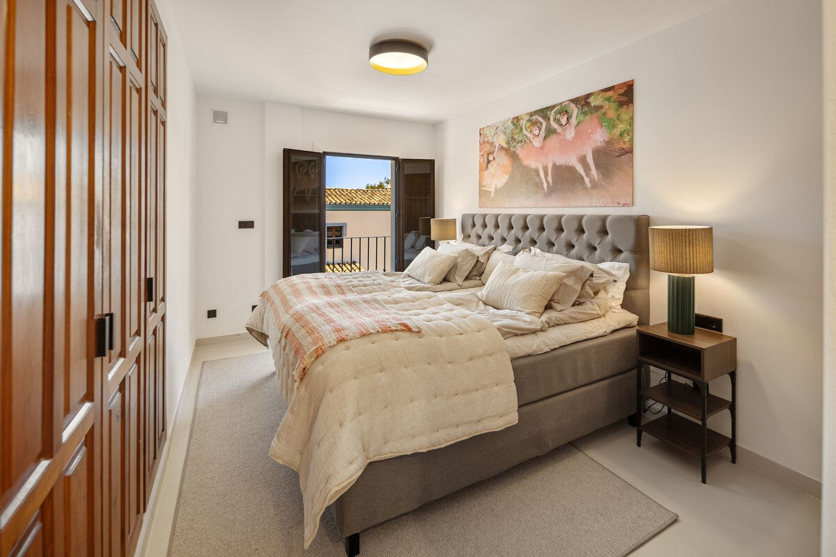 FOR SALE 🏡 Beachside Three-Bedroom Townhouse with Sea View Terraces – Golden Mile, Marbella 🇪🇸