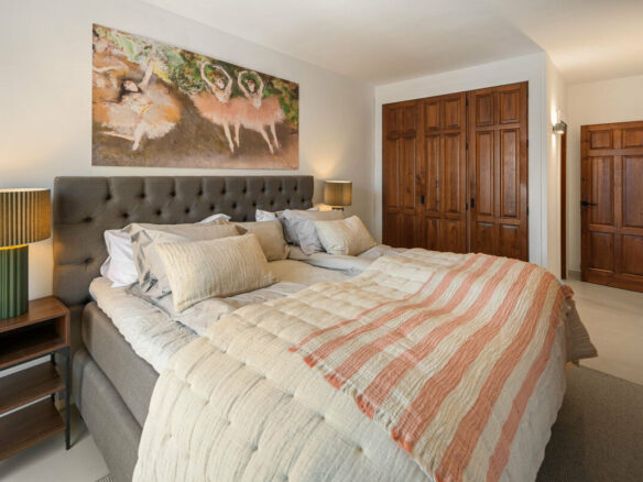 FOR SALE 🏡 Beachside Three-Bedroom Townhouse with Sea View Terraces – Golden Mile, Marbella 🇪🇸