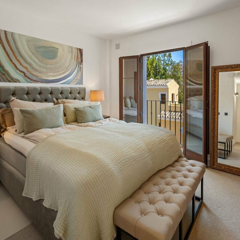 FOR SALE 🏡 Beachside Three-Bedroom Townhouse with Sea View Terraces – Golden Mile, Marbella 🇪🇸