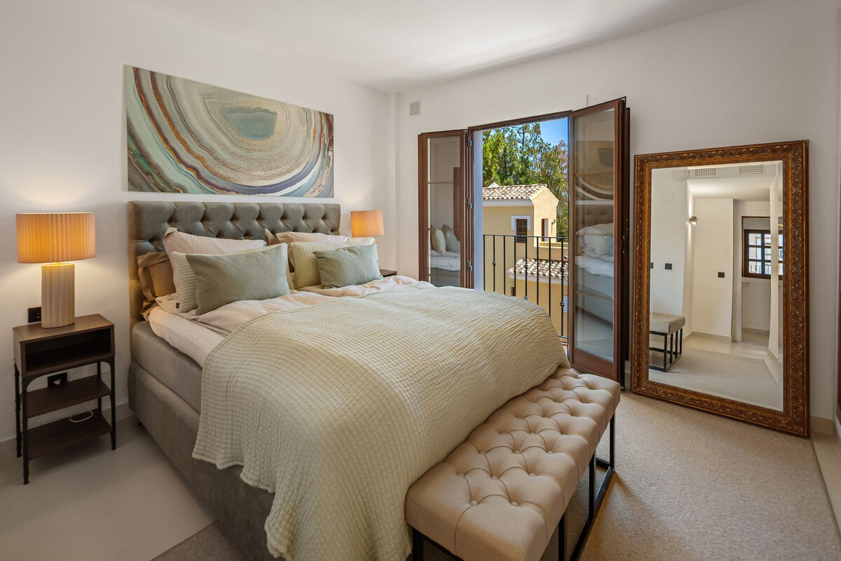FOR SALE 🏡 Beachside Three-Bedroom Townhouse with Sea View Terraces – Golden Mile, Marbella 🇪🇸