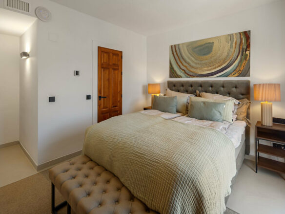 FOR SALE 🏡 Beachside Three-Bedroom Townhouse with Sea View Terraces – Golden Mile, Marbella 🇪🇸