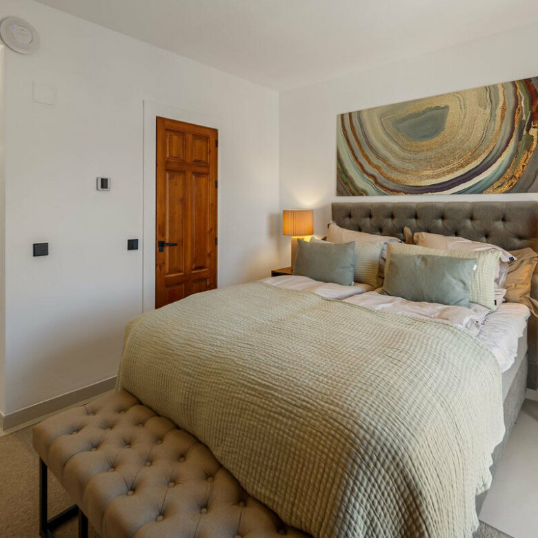FOR SALE 🏡 Beachside Three-Bedroom Townhouse with Sea View Terraces – Golden Mile, Marbella 🇪🇸