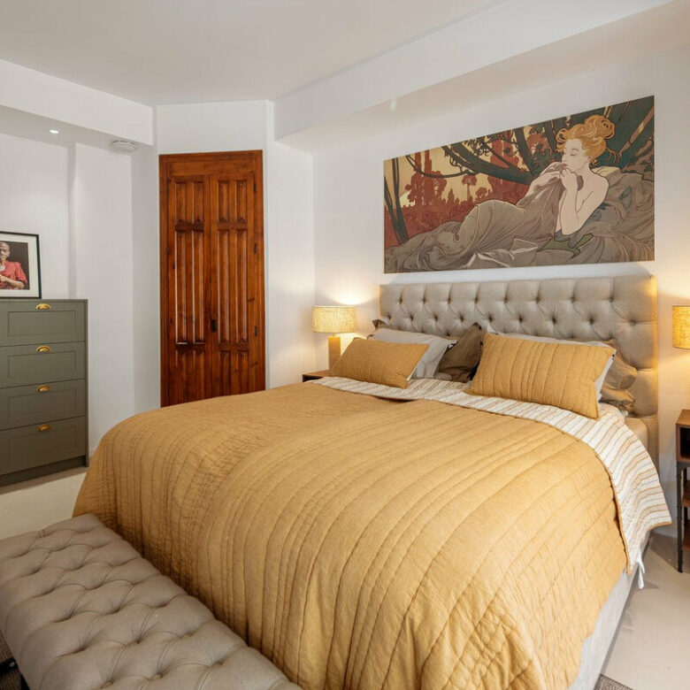 FOR SALE 🏡 Beachside Three-Bedroom Townhouse with Sea View Terraces – Golden Mile, Marbella 🇪🇸