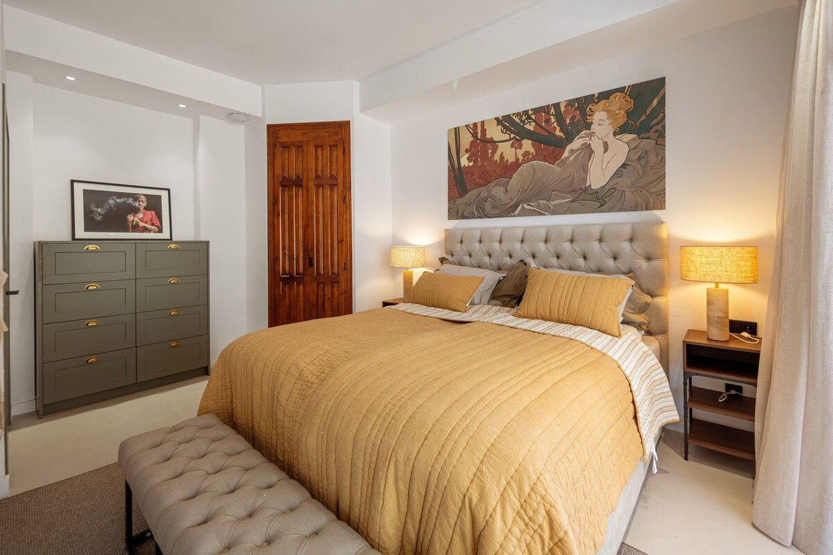 FOR SALE 🏡 Beachside Three-Bedroom Townhouse with Sea View Terraces – Golden Mile, Marbella 🇪🇸