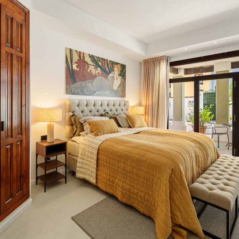 FOR SALE 🏡 Beachside Three-Bedroom Townhouse with Sea View Terraces – Golden Mile, Marbella 🇪🇸