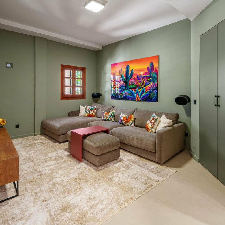 FOR SALE 🏡 Beachside Three-Bedroom Townhouse with Sea View Terraces – Golden Mile, Marbella 🇪🇸
