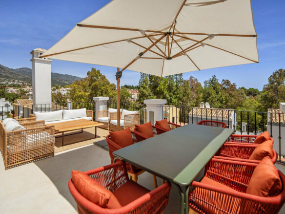 FOR SALE 🏡 Beachside Three-Bedroom Townhouse with Sea View Terraces – Golden Mile, Marbella 🇪🇸