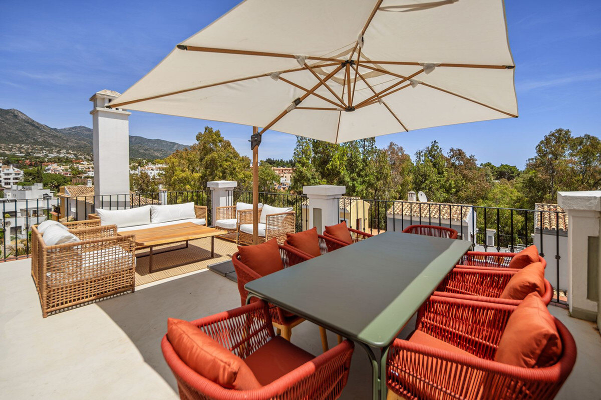 FOR SALE 🏡 Beachside Three-Bedroom Townhouse with Sea View Terraces – Golden Mile, Marbella 🇪🇸