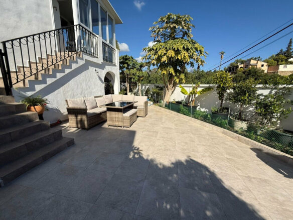 FOR SALE 🏡 Three-Bedroom Townhouse with Garden, Solarium and Communal Pool – Laguna Village, Estepona 🇪🇸