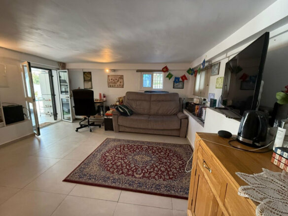 FOR SALE 🏡 Three-Bedroom Townhouse with Garden, Solarium and Communal Pool – Laguna Village, Estepona 🇪🇸