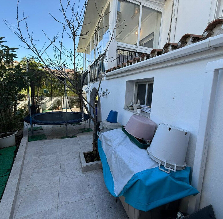 FOR SALE 🏡 Three-Bedroom Townhouse with Garden, Solarium and Communal Pool – Laguna Village, Estepona 🇪🇸