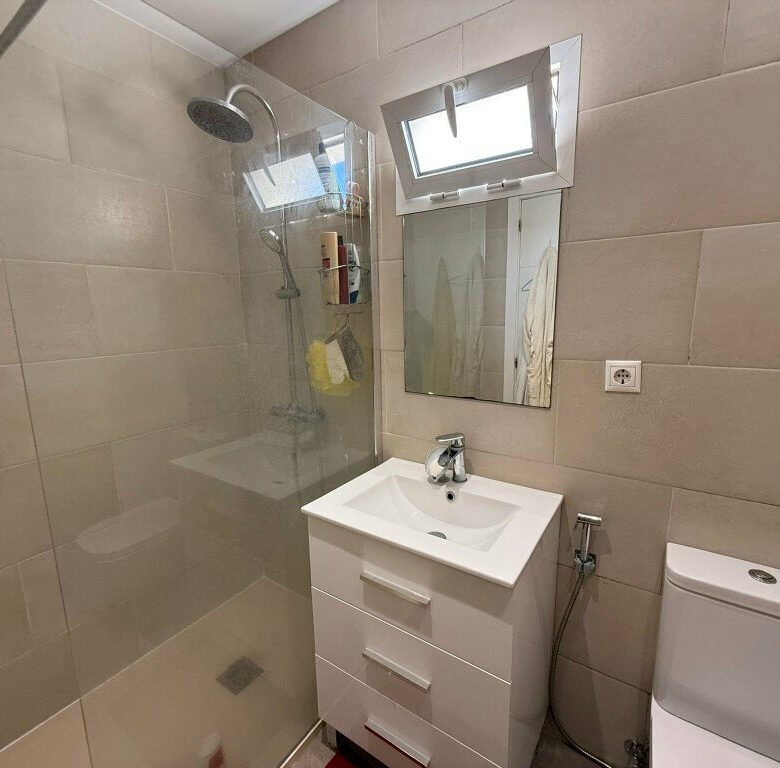 FOR SALE 🏡 Three-Bedroom Townhouse with Garden, Solarium and Communal Pool – Laguna Village, Estepona 🇪🇸
