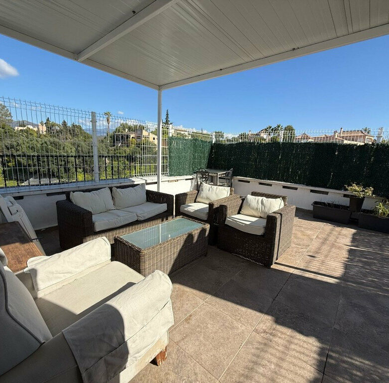 FOR SALE 🏡 Three-Bedroom Townhouse with Garden, Solarium and Communal Pool – Laguna Village, Estepona 🇪🇸