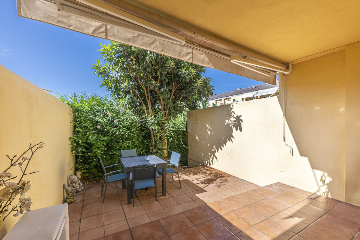 FOR SALE 🏡 Three-Bedroom Townhouse with Mountain Views in a Gated Community – Estepona 🇪🇸