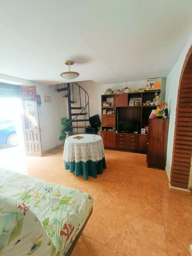FOR SALE 🏡 Andalusian Town House to Renovate by Plaza de las Flores – Old Town, Estepona 🇪🇸